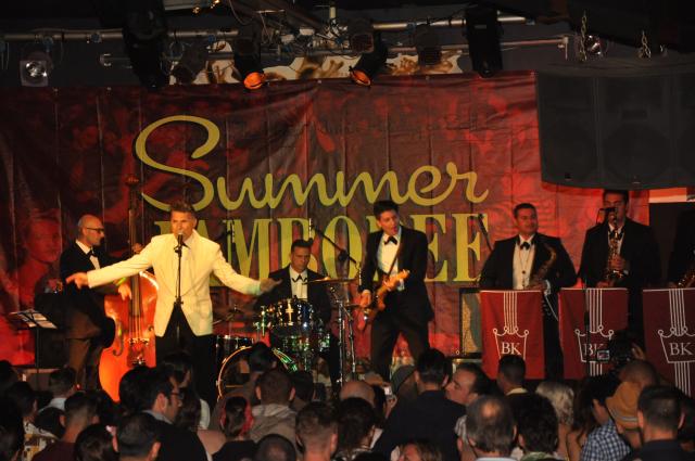 min 2010 08 05 mamamia 180